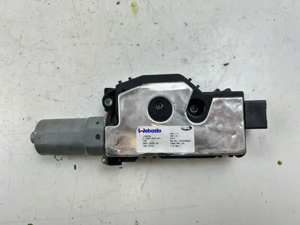 Moteur de toit ouvrant Land Rover Evoque II OEM K8D253508AA image 5