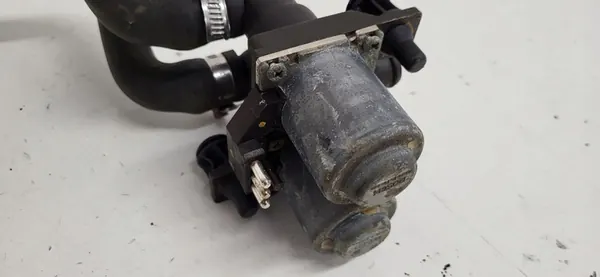 Vanne de contrôle du liquide de refroidissement Mercedes-Benz E W124 OEM image 3