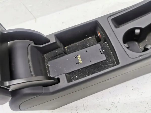 Tunnel console accoudoir Audi A4 B8 OEM 8K0864981F image 8