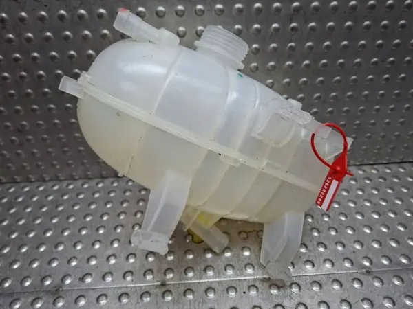 Ausgleichsbehälter OEM S26282289 Renault Trafic IV image 3