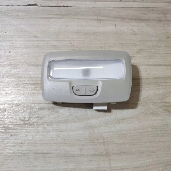 Gebrauchte Dacia OE Heckdachleuchte OEM 29048 image 2