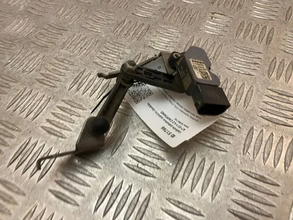 Volvo XC90 2018 Achterluchtvering niveausensor OEM 31360331 image 2