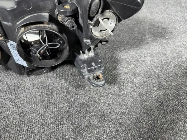 SKODA FABIA III 6V Farol Direito UE 14-18 image 10