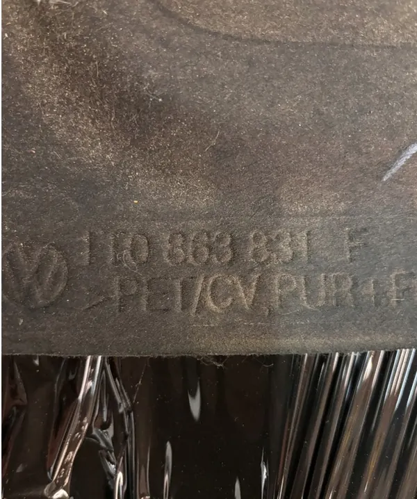 VW TOURAN II 2 10-15 Motorhauben-Isolierung 1T0863831F image 2