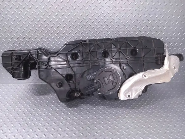 Tanque AdBlue usado OEM A2474700602 para Mercedes-Benz image 2