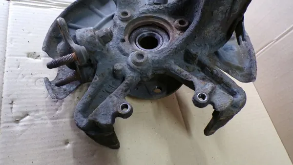 LEON II 1.9 TDI Vorderachse Lenkschenkel links OEM image 5