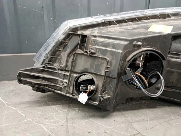 Farol direito SKODA YETI LIFT 2013- BI-XENON 5l1941018d image 7