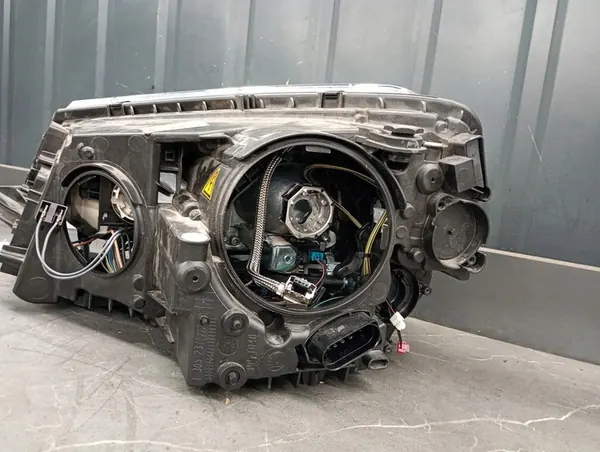 Farol direito SKODA YETI LIFT 2013- BI-XENON 5l1941018d image 9