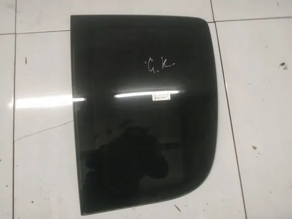 Vitre de quart OEM as2 - Arrière gauche Skoda Roomster image 2