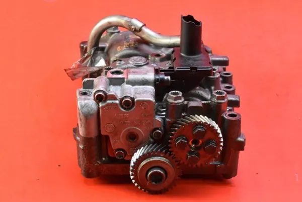 Pompe à huile d'occasion OEM 03L103537 pour Audi A4 B8 2.0 TDI image 3