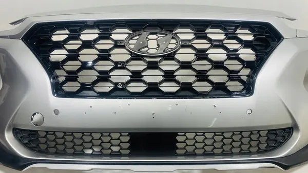 HYUNDAI SANTA FE 2018-2019 Parachoques Frontal Grill image 3
