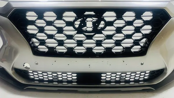 HYUNDAI SANTA FE 2018-2019 Parachoques Frontal Grill image 9