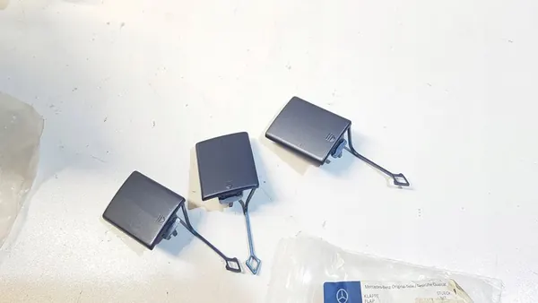 Copertura gancio paraurti anteriore MERCEDES-BENZ E (W211) A2118850026 image 2