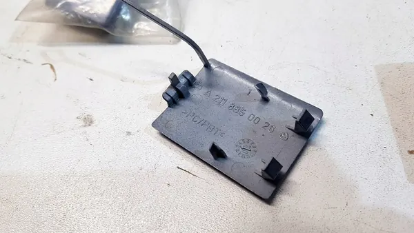 Copertura gancio paraurti anteriore MERCEDES-BENZ E (W211) A2118850026 image 3