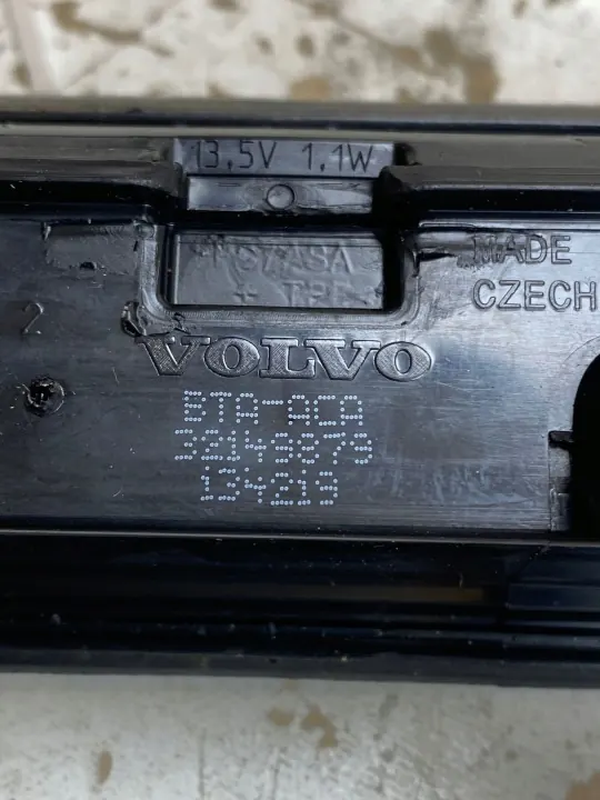 Volvo V60 Kofferbakklep Afwerking Handgreep OEM 32149879 image 7