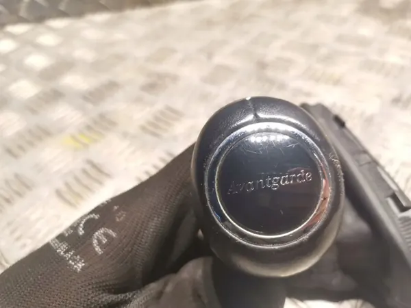 Pomo de cambio Mercedes-Benz OEM 2032670811 - Usado image 4