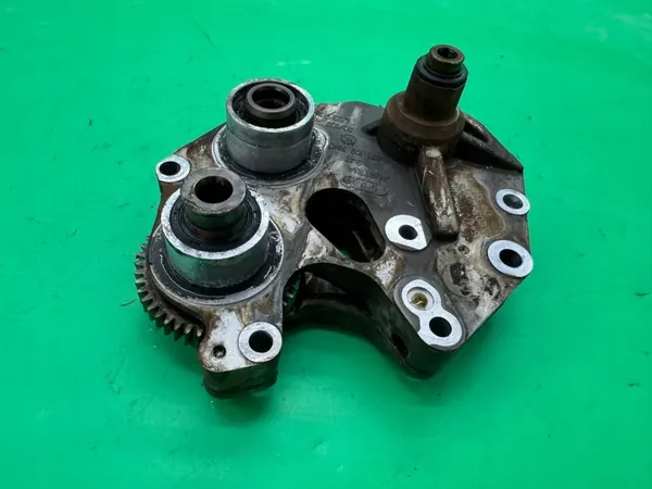 OEM 079109361J Accionamiento Bomba Aceite Audi A6 C6 4.2 V8 image 3