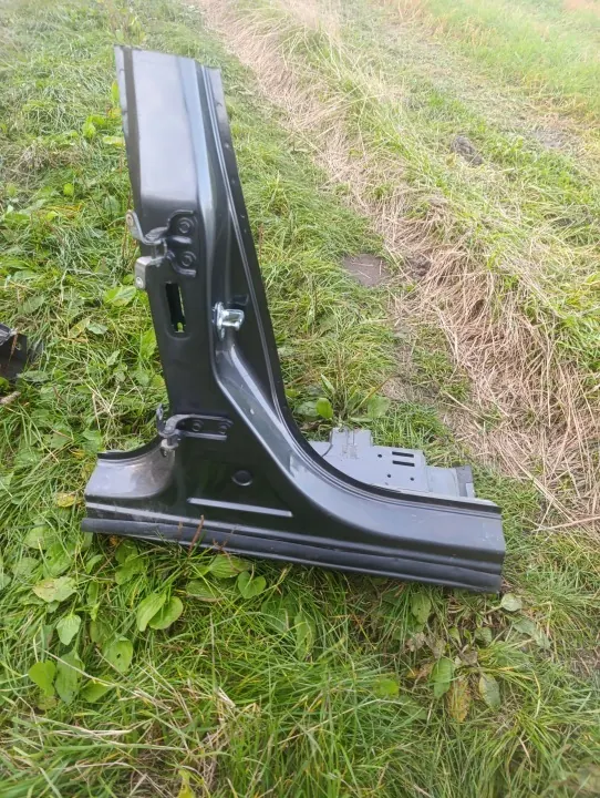 Pilar Direito Opel Astra J Z177 - Peça OEM Usada image 2
