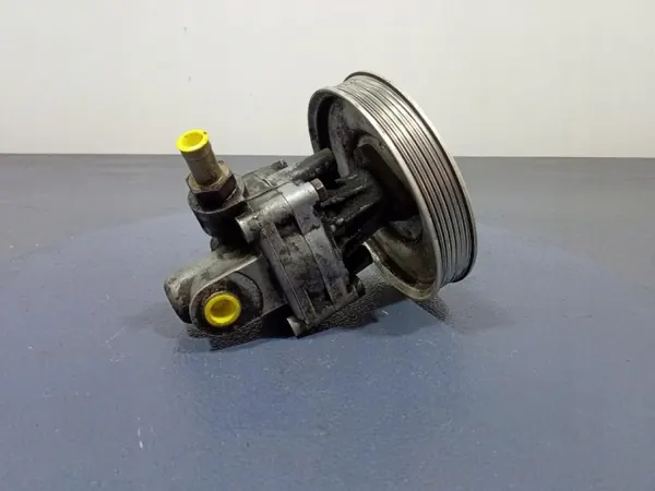 AUDI A6 C4 2.5 TDI Pompe Direction 048145155F image 4