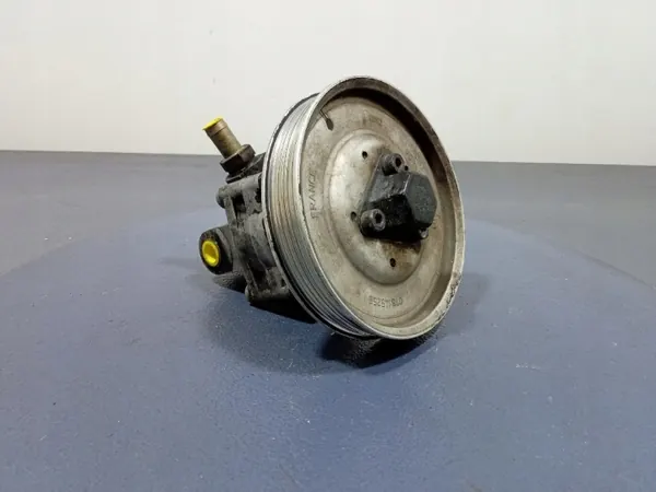 AUDI A6 C4 2.5 TDI Pompe Direction 048145155F image 5