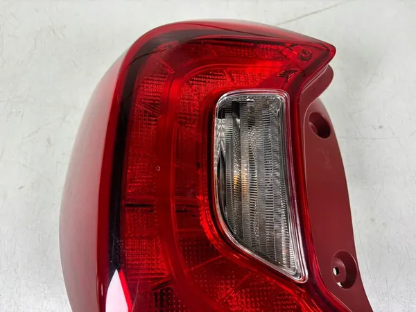 Luz Trasera Izquierda Kia Picanto III 92401-G6000 image 3