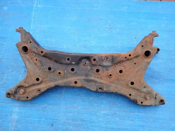 Mitsubishi ASX 1.8 DID Etumoottorituki OEM image 4