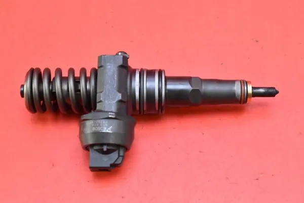 Ruiskutuspumppu OEM 038130073AQ VW Golf 4 1.9 TDI:lle image 2