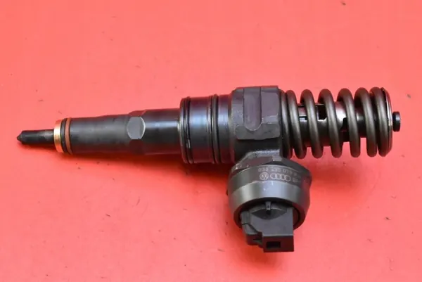 Ruiskutuspumppu OEM 038130073AQ VW Golf 4 1.9 TDI:lle image 3
