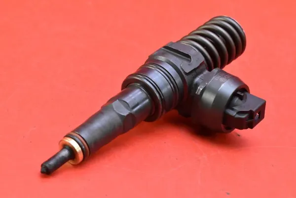Ruiskutuspumppu OEM 038130073AQ VW Golf 4 1.9 TDI:lle image 4