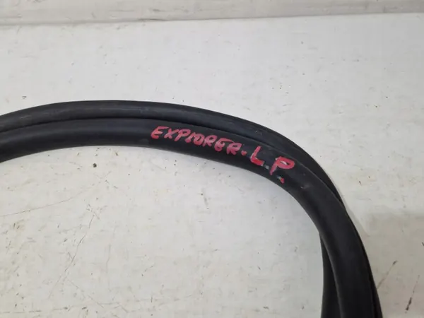 Junta da porta dianteira esquerda OEM JJJ4 para Ford Explorer 2020- image 4