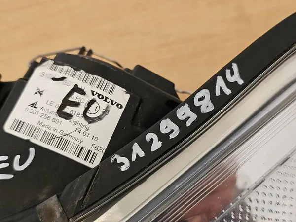 VOLVO C30 Etuvalo H7 31299814 image 10