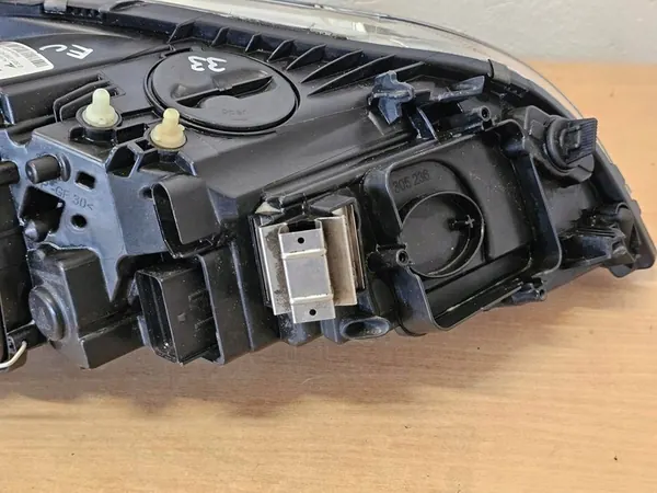 VOLVO C30 Etuvalo H7 31299814 image 8