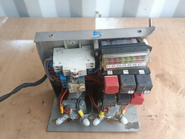 Sicherungskasten Carrier Relec Froid TR22 image 2
