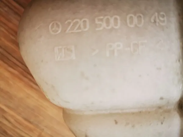 Mercedes-Benz A220 500 0049 Koelvloeistof Reservoir image 3