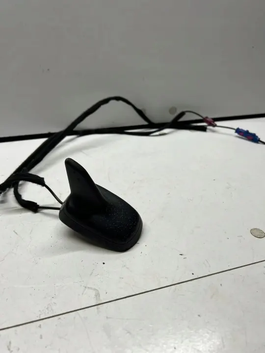 OEM 8T8035503A GPS-antenne (vin) voor Audi S5 image 2