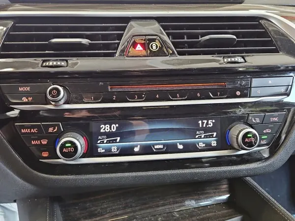 Console panneau d'aération BMW G30 OEM 114191-10 image 2