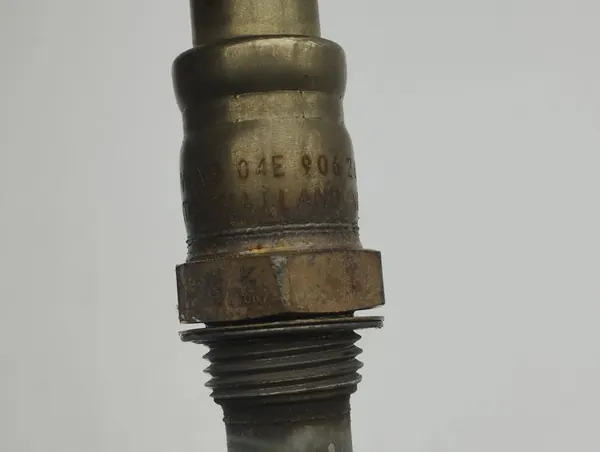 Sensor Lambda Volkswagen Golf VIII 2022 OEM 04E906262GH image 3