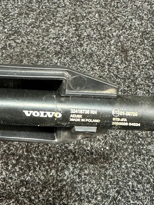 VOLVO XC60 II 18- Linker Koplampenreiniger 32418737 image 3