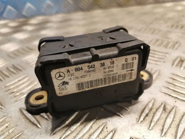 Mercedes-Benz ESP gyrvinkelgivare OEM 0045423818 image 2