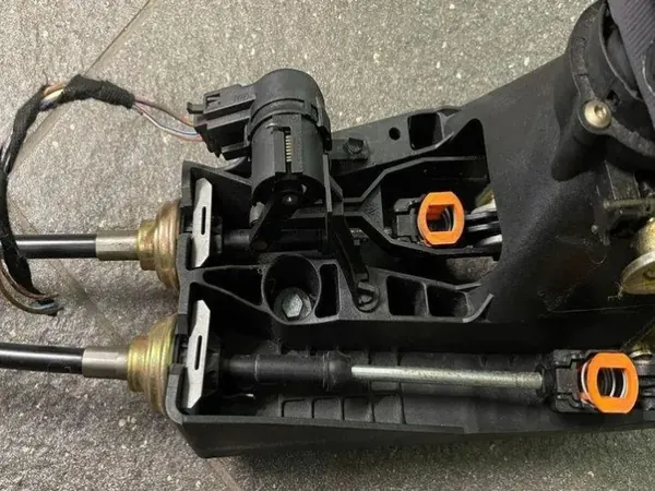 OEM 1683600073 Liaison de Boîte pour Mercedes W168 1.7DCI image 3