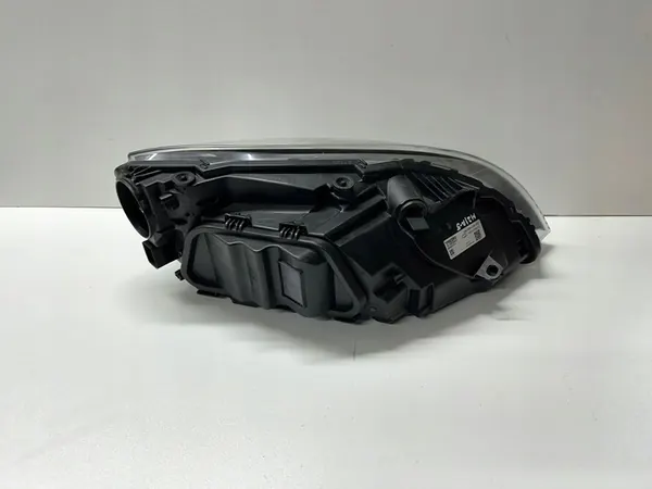 Volvo V40 II Vasemman Ajovalon OEM 31420003 image 10