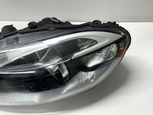 Volvo V40 II Vasemman Ajovalon OEM 31420003 image 3