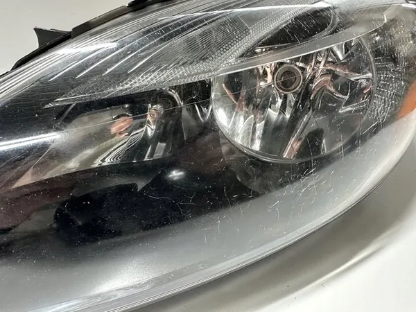 Volvo V40 II Vasemman Ajovalon OEM 31420003 image 4