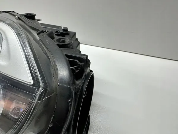 Volvo V40 II Vasemman Ajovalon OEM 31420003 image 8