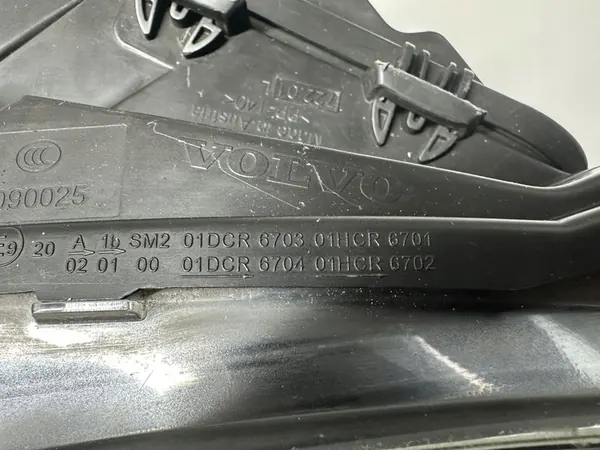 Volvo V40 II Vasemman Ajovalon OEM 31420003 image 9