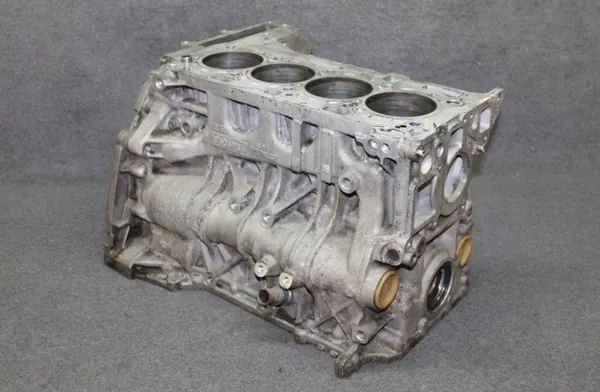 Bloque Motor OEM 7811138 para BMW N47D20A 177CV image 3