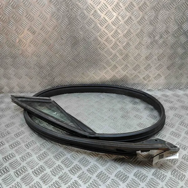 Vänster bakdörrs fönster Mercedes-Benz E Coupe A2076700304 image 3