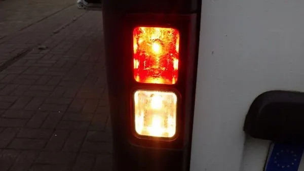 OEM 265598248R Luz Trasera Izquierda Inferior Trafic III image 4