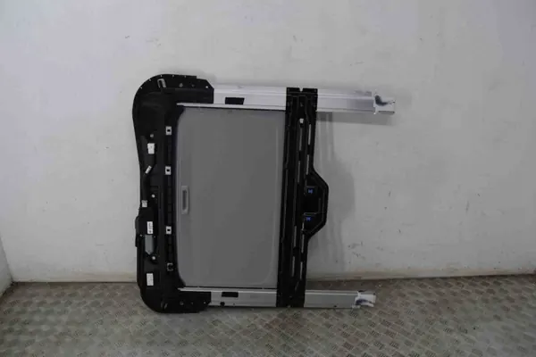 Schiebedach Hyundai Kona OEM 81631J9100G - Gebraucht image 3