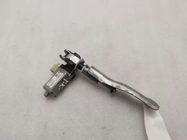 Buick Encore I Sitzmotor OEM 55100608 - Gebraucht image 2